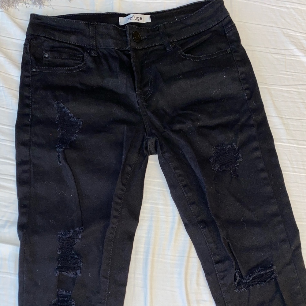 black ripped skinny jeans